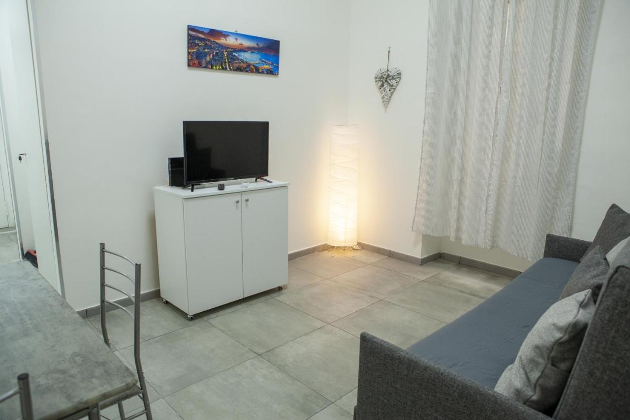 דירות נאפולי Na' Stanza In Piazza מראה חיצוני תמונה