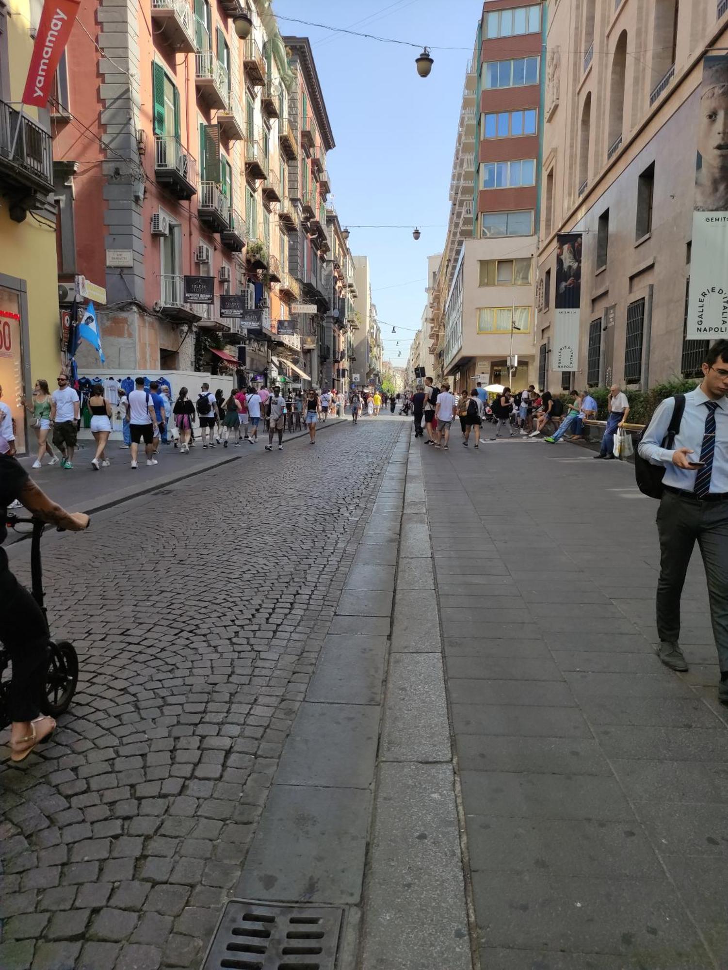 דירות נאפולי Na' Stanza In Piazza מראה חיצוני תמונה